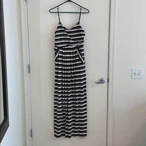 Maxi dress w/pockets by The Addison Story